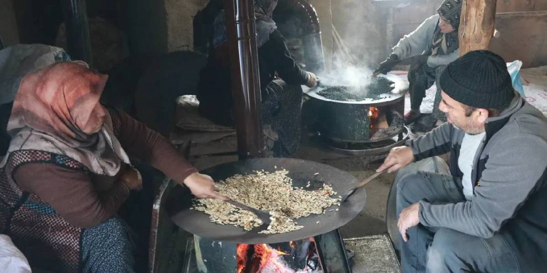 Dede mirası lezzeti geleneksel yöntemlerle hazırlıyorlar: 3 kaşığı tüm gün tok tutuyor 1